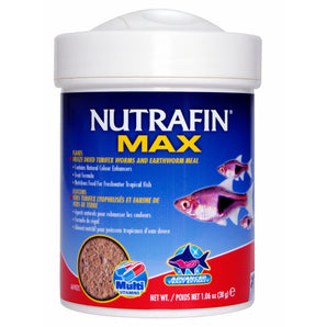 Nutrafin flakes + freeze-dried tubifex worms and earthworm meal max. 30g