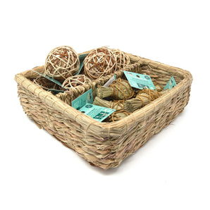 Basket of Hay Scarves (6 un) &amp; Rattan Bales (6 un) from Oxbow Enriched Life.