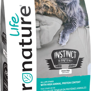 Pronature Life dry cat food. Formula for all breeds and life stages. High protein recipe. Format choice.