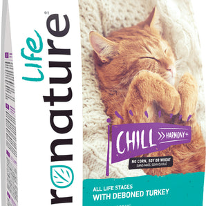 Pronature Life dry cat food. Formula for all breeds and life stages. Boneless turkey recipe. Format choice.
